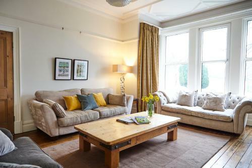 Harrogate House * Sleeps 11 * Five Star *