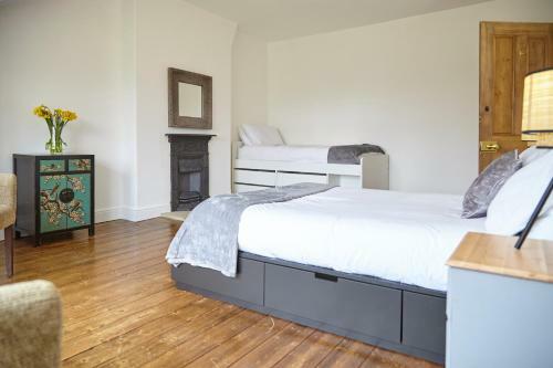 Harrogate House * Sleeps 11 * Five Star *