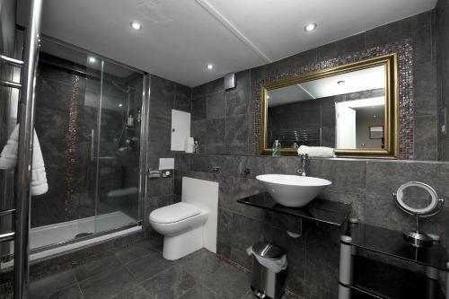 Mews Suite