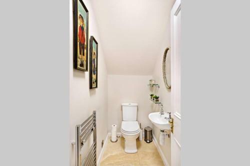 Central Harrogate Townhouse Apartment With Parking