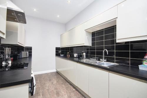Apartamento Number One - The Exquisite Emerald Abode