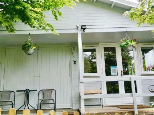Treeside Woodhouse Free Breakfast Options