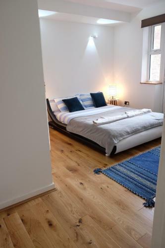 Contemporary Two Bedroom Two Bathroom Apartment