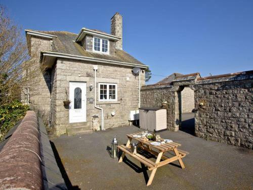 Apartment 2 - Rosewarne Manor