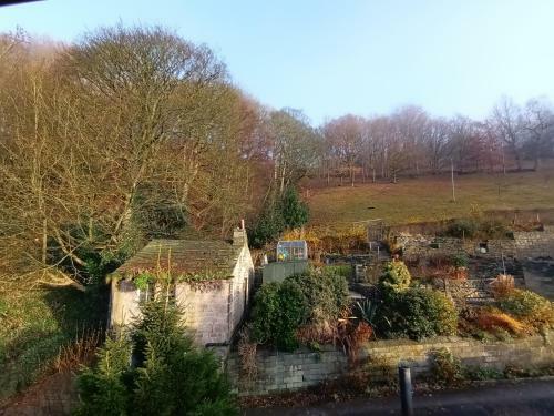 Eclectic Artists Cottage In Bohemian Hebden Bridge