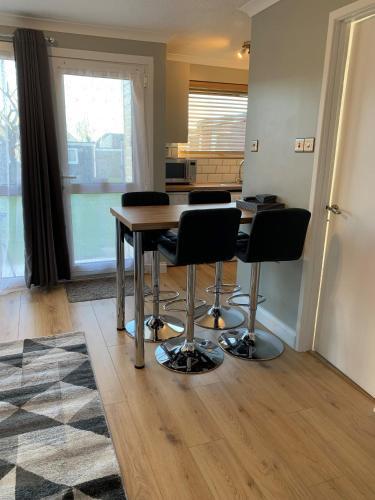 Modern 2 Bed Chalet - 27 Bermuda Holiday Park
