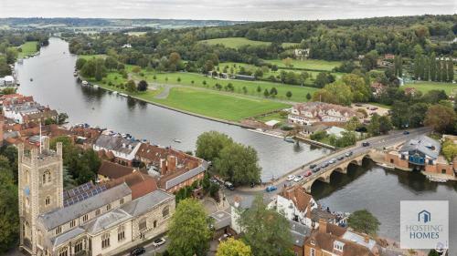 Stylish Hidden Gem In Henley-on-thames