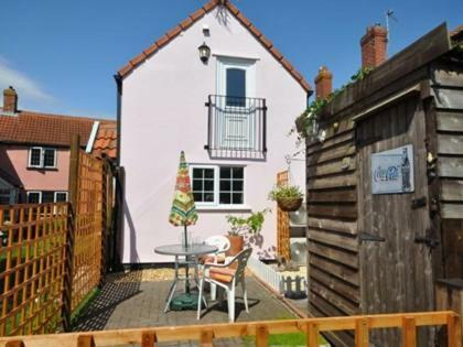 Tween Cottage