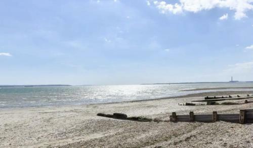 Solent Sea View Beach Cottage