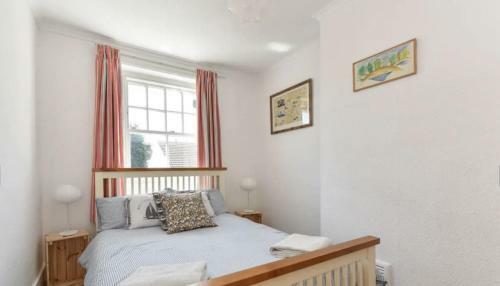 Solent Sea View Beach Cottage
