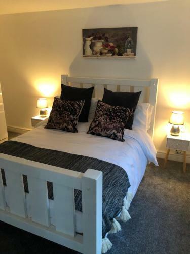 Hostal The Apartment Yr Adfa