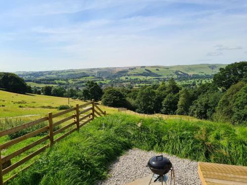 Lodge Peak District Shepherds Hut