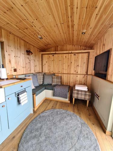Lodge Peak District Shepherds Hut