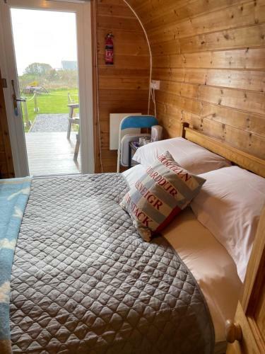 Bed & Breakfast Coastal Pods