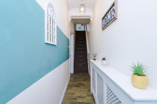 Smart 2 Bedroom Town House In Chester.