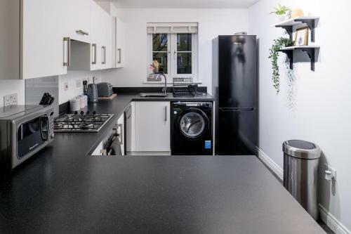 5 Bed House In Gloucester