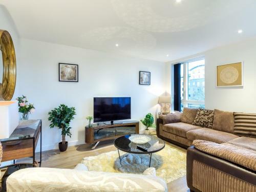 2 Bed Property Close To Heathrow Airport