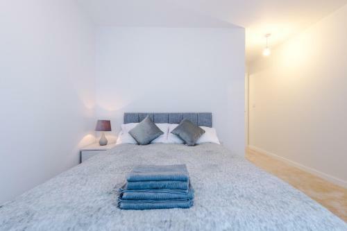 ?onpoint - Modern 2 Bed Apartment Close To Centre?