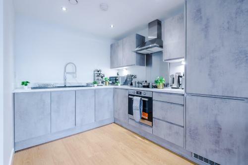 ?onpoint - Modern 2 Bed Apartment Close To Centre?