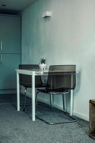 Apartments Dealhouse 4