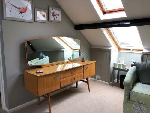 Hostal Burlington House Guest House