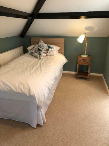Hostal Burlington House Guest House