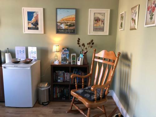 Hostal Burlington House Guest House