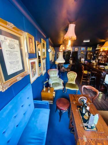 Hostal The Gin Lounge Rooms