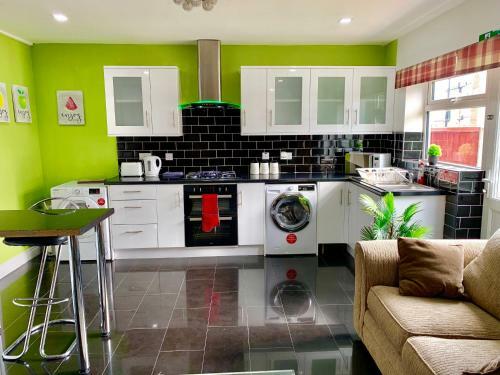 London Luxury 2bed, Reception, Garden, Apartment