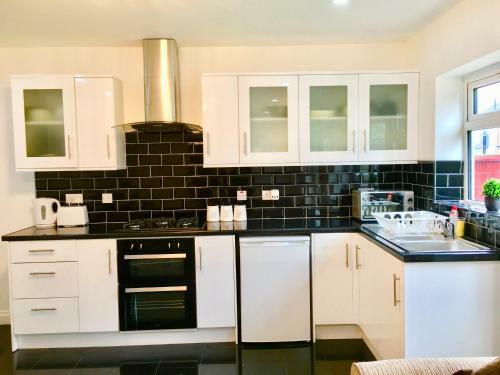 London Apartments, Close To Station