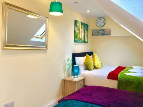 London Apartments, Close To Station