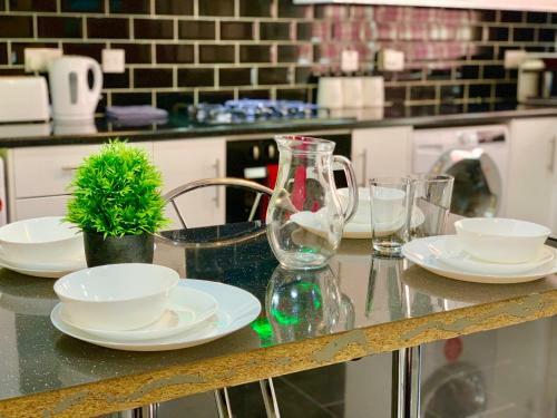 London Apartments, Close To Station