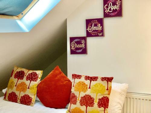 London Apartments, Close To Station