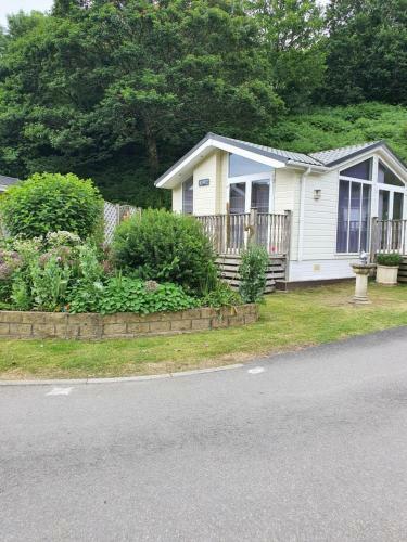 Holly Lodge