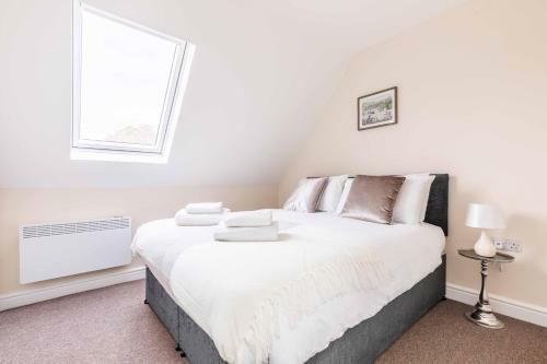 Apartamento 2 Bed - Close To Uxbridge & Pinewood - Parking