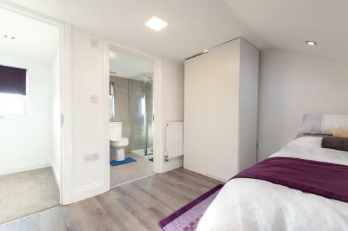 6 Bedroom House - Perfect For Professional Stays
