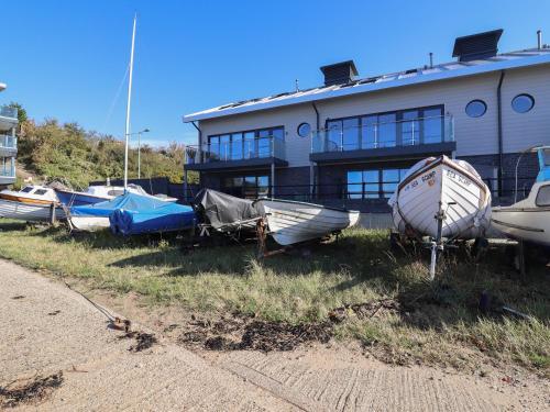 The Admirals Retreat