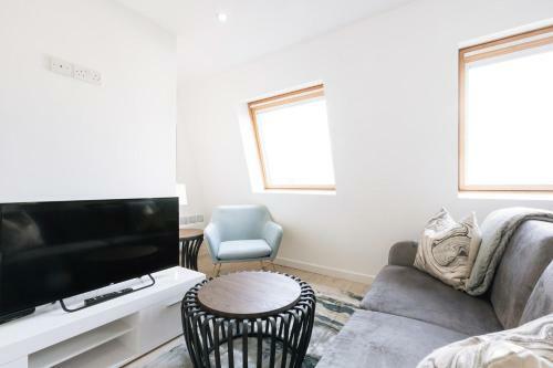 Modern 1br Top Floor Apartment In Ipswich