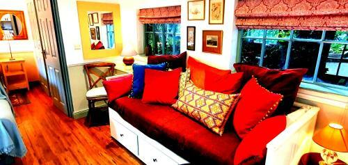 Villa Charming Victorian Coach House