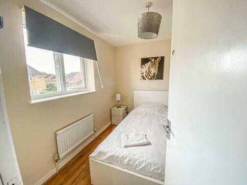 Great Kempston Detached 5 Bedroom House With Parking