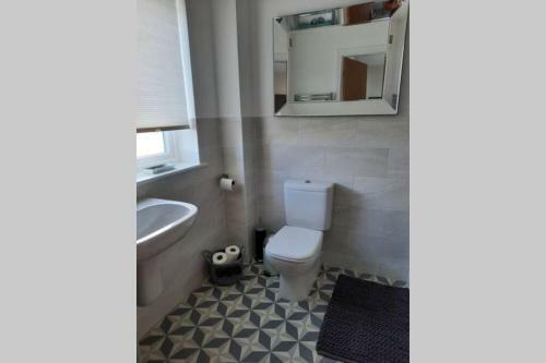 Luxury House, Private Garden, Free Parking