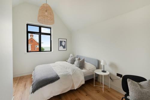 Home With Sea Views Next To The Beach!
