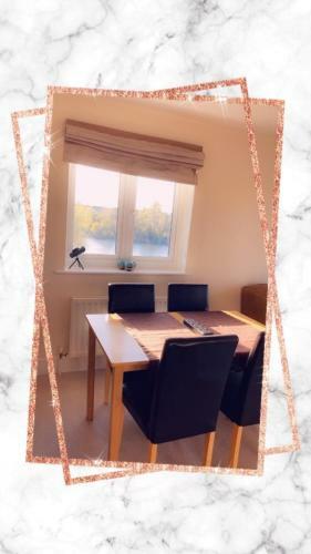 Luxury 2 Bedroom Apartment With Lake View