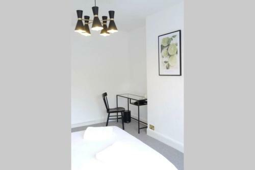 Chic Beach Getaway (Sleeps 6) - 4min Walk To Beach