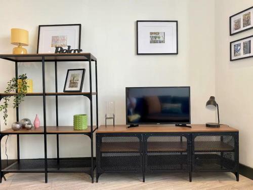 Apartamento Contemporary & Centrally Located Seaside Apt