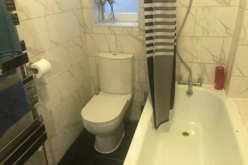 The Dartford Five Bedrooms Attractive House