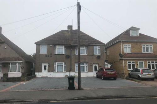 The Dartford Five Bedrooms Attractive House
