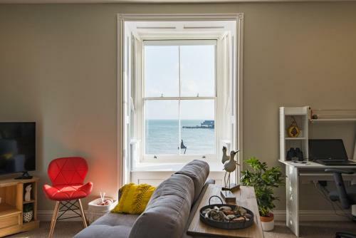 Pier View - Beautiful Sea View Apartment In Deal