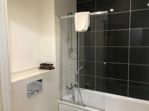 Sterling River View Apartment, Greenhithe 4 With Netflix & Amazon Music