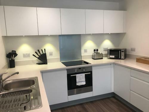 Sterling River View Apartment, Greenhithe 4 With Netflix & Amazon Music
